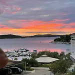 Seaview At Apartment *