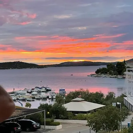 Mit Meerblick, Am Apartment *
