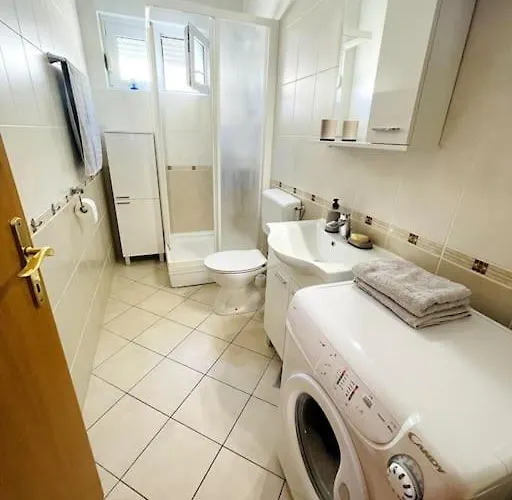 Seaview At דירה שיבניק